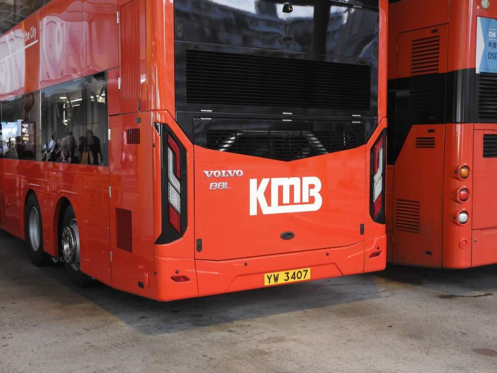 香港双层巴士.九龙巴士新车来啦!全新沃尔沃双层豪华大巴车