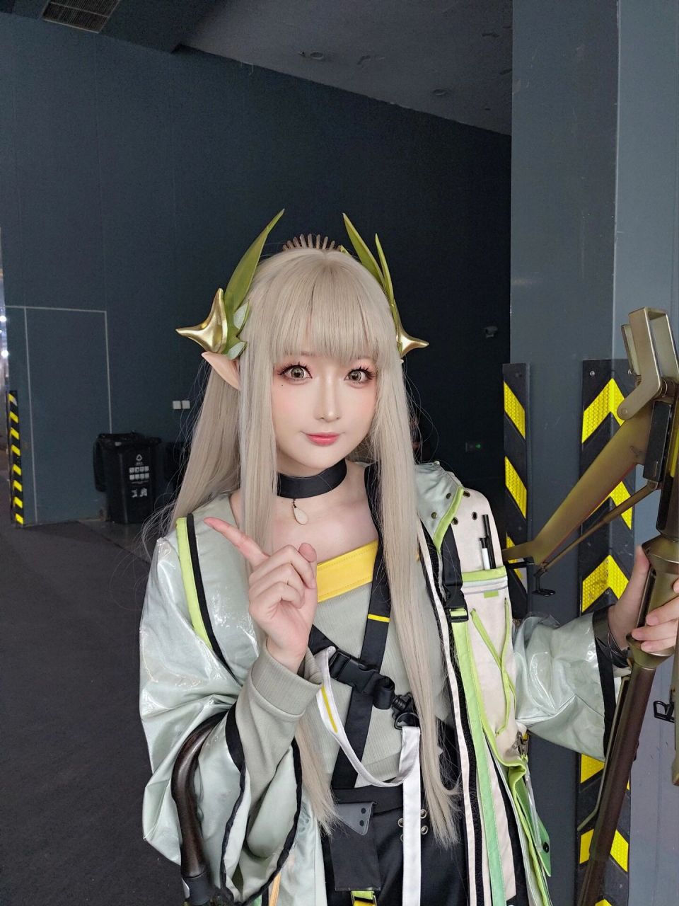 明日方舟嘉年华缪尔赛思cos～  4月29～5月2号出缪缪～在罗德岛战舰