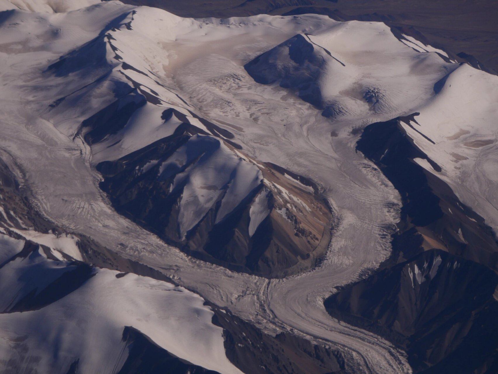 边境之旅冰封山脉图片