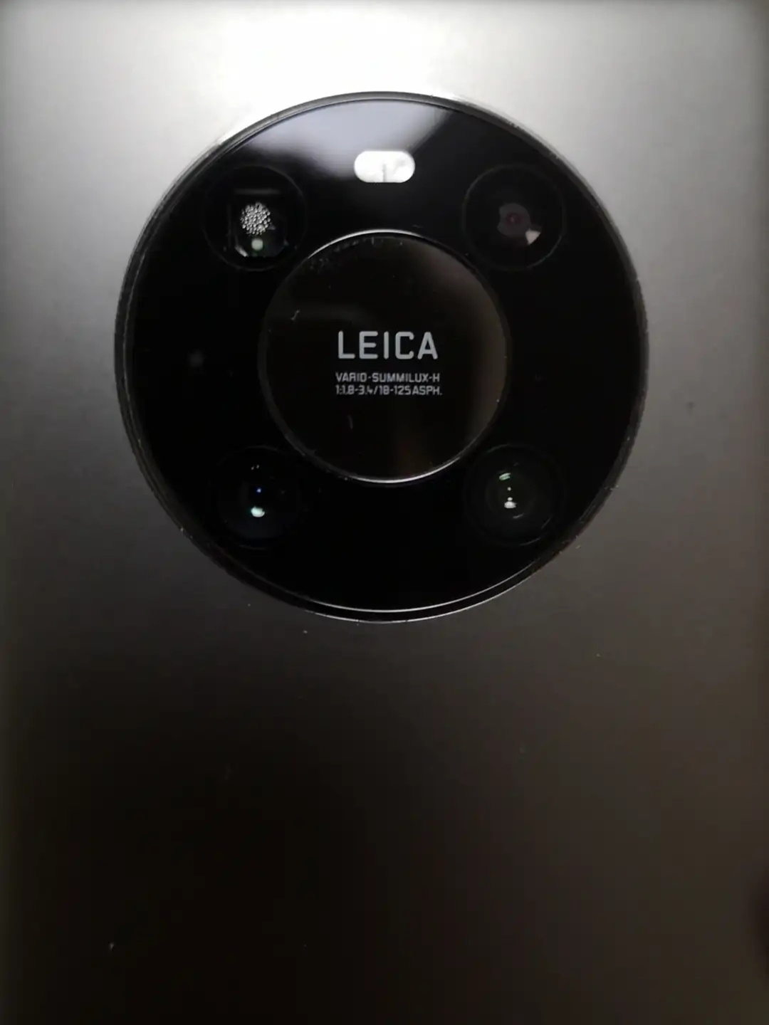 跟小米ultra一起起水雾 贴吧网友爆料华为iconmate40pro摄像头也出现