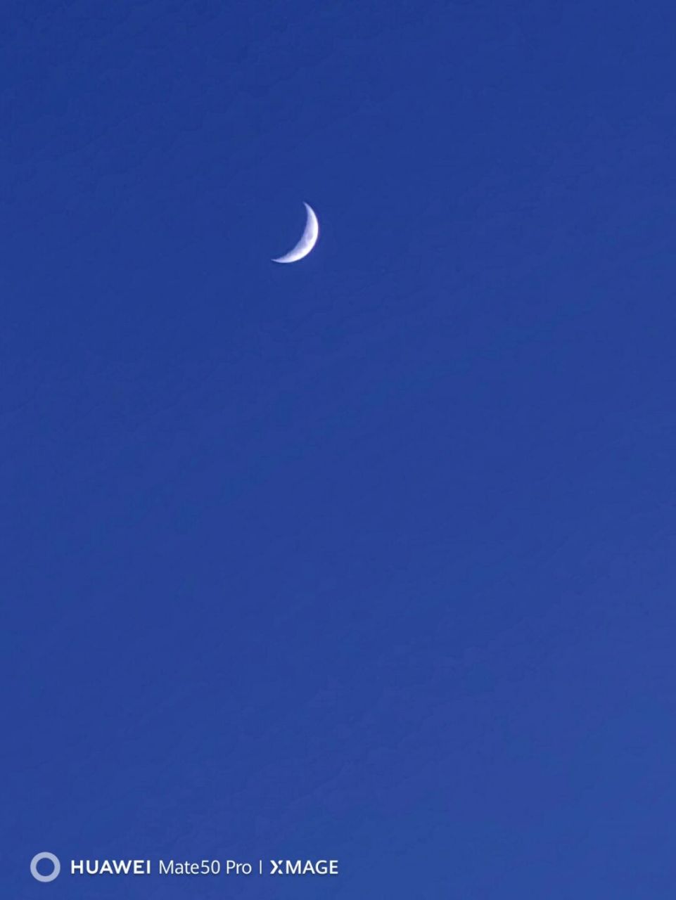 华为mate50pro拍月亮|专业模式vs普通模式 如今,很多手机厂家的高端机