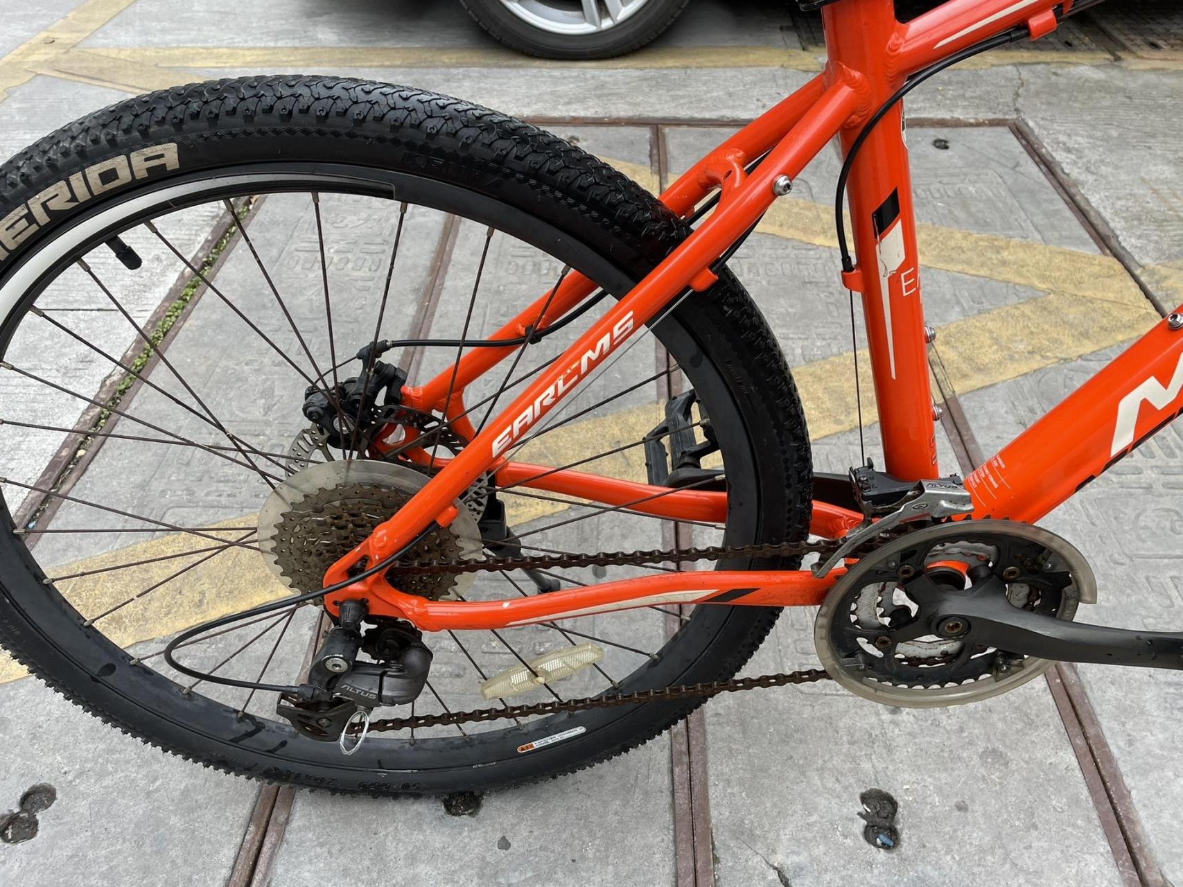 美利达伯爵m5山地自行车,成色如图实拍图,轮胎26寸,27速,车架铝合金