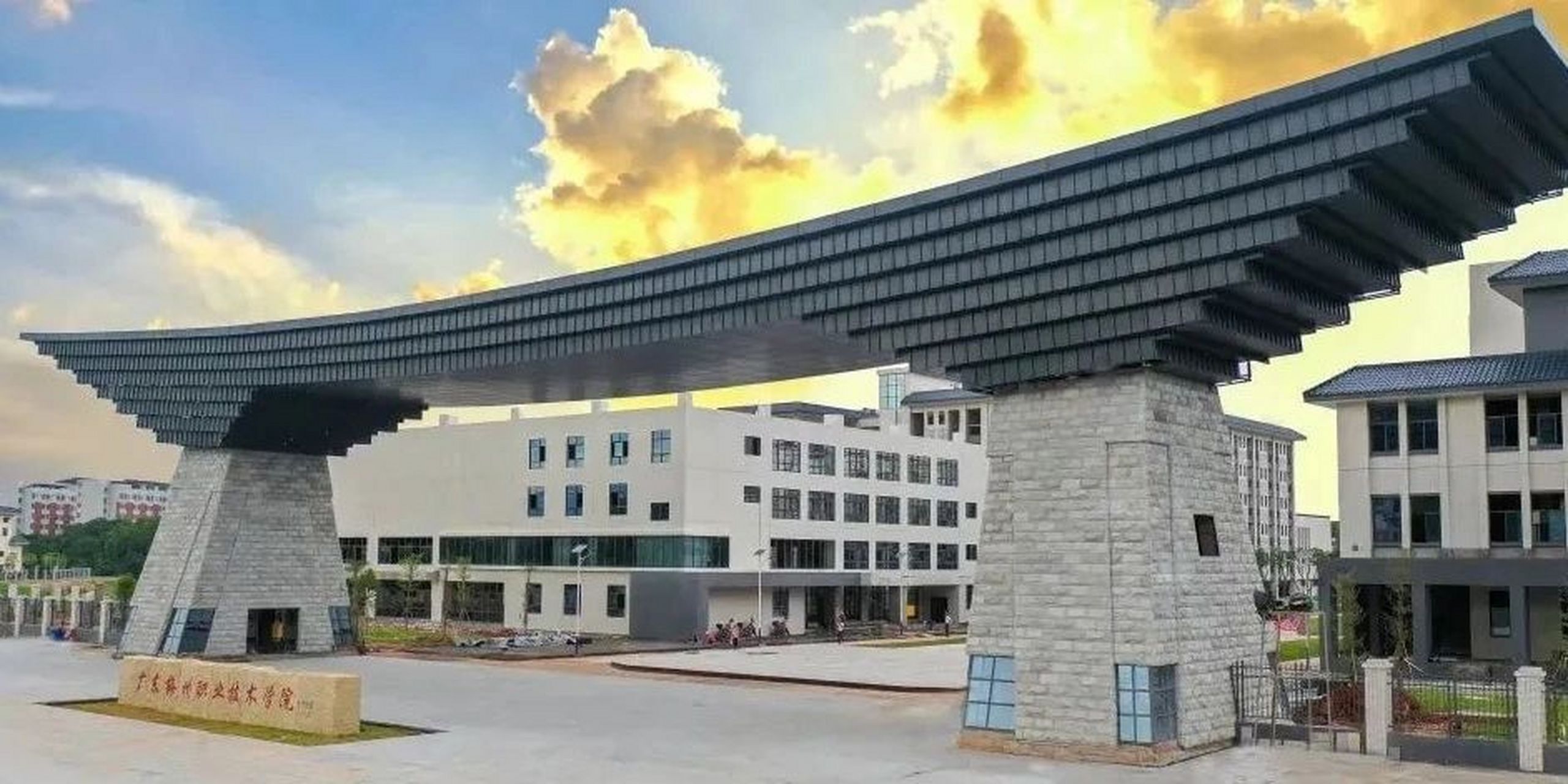 广东梅州职业技术学院 图1-4为校北区(新校区) 图5-7为校西区(老校区)