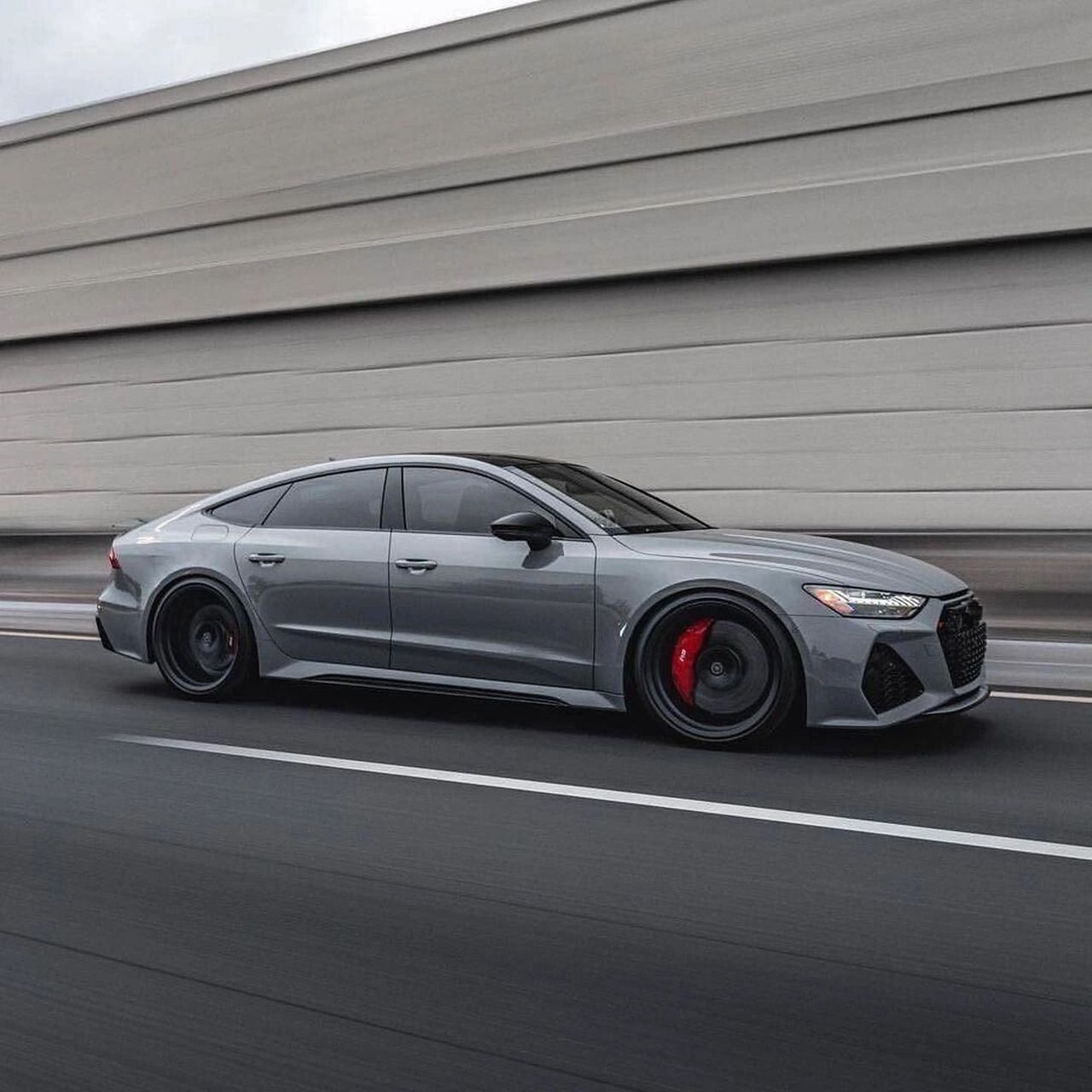 奥迪rs7 纳多灰 #宅家拍出氛围感##笔记灵感# #奥迪rs7