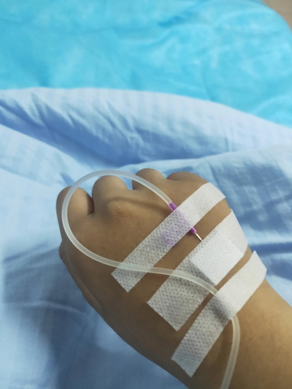 虽然打了吊针,但是还是要跑图03