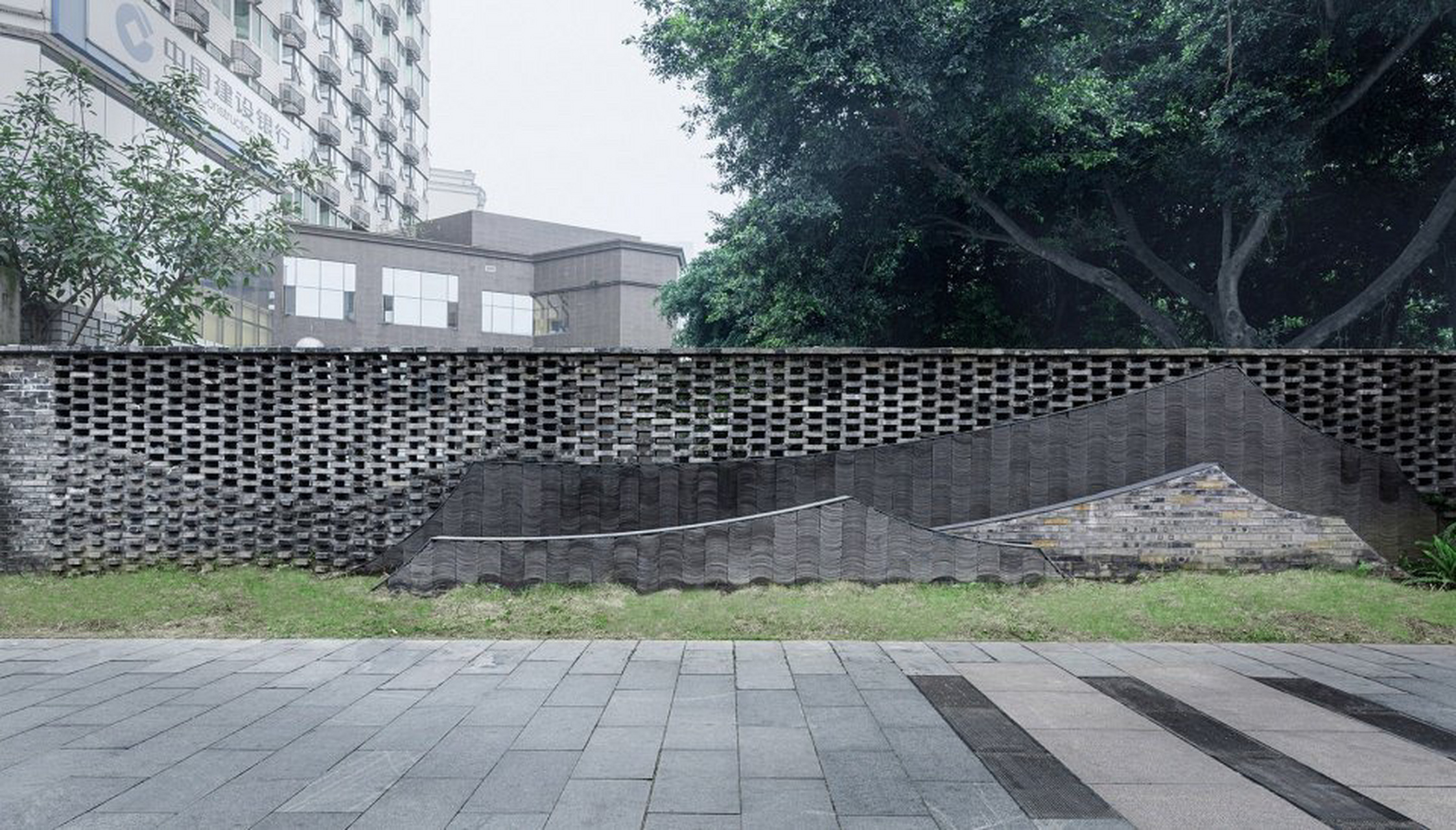 收集几个好看的围墙 在景观设计中,景墙的运用应该算是比较多了,好看