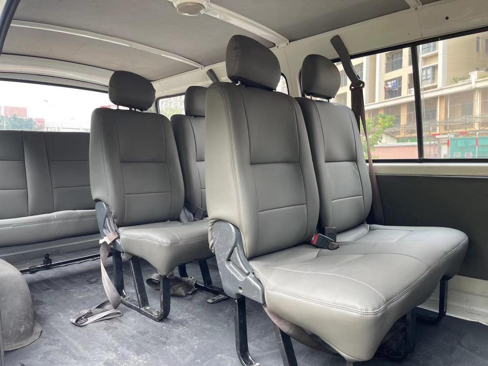 2016年金杯海狮,2.0手动档,蓝牌9座,空间王,后排长3米,拉人拉货首选!