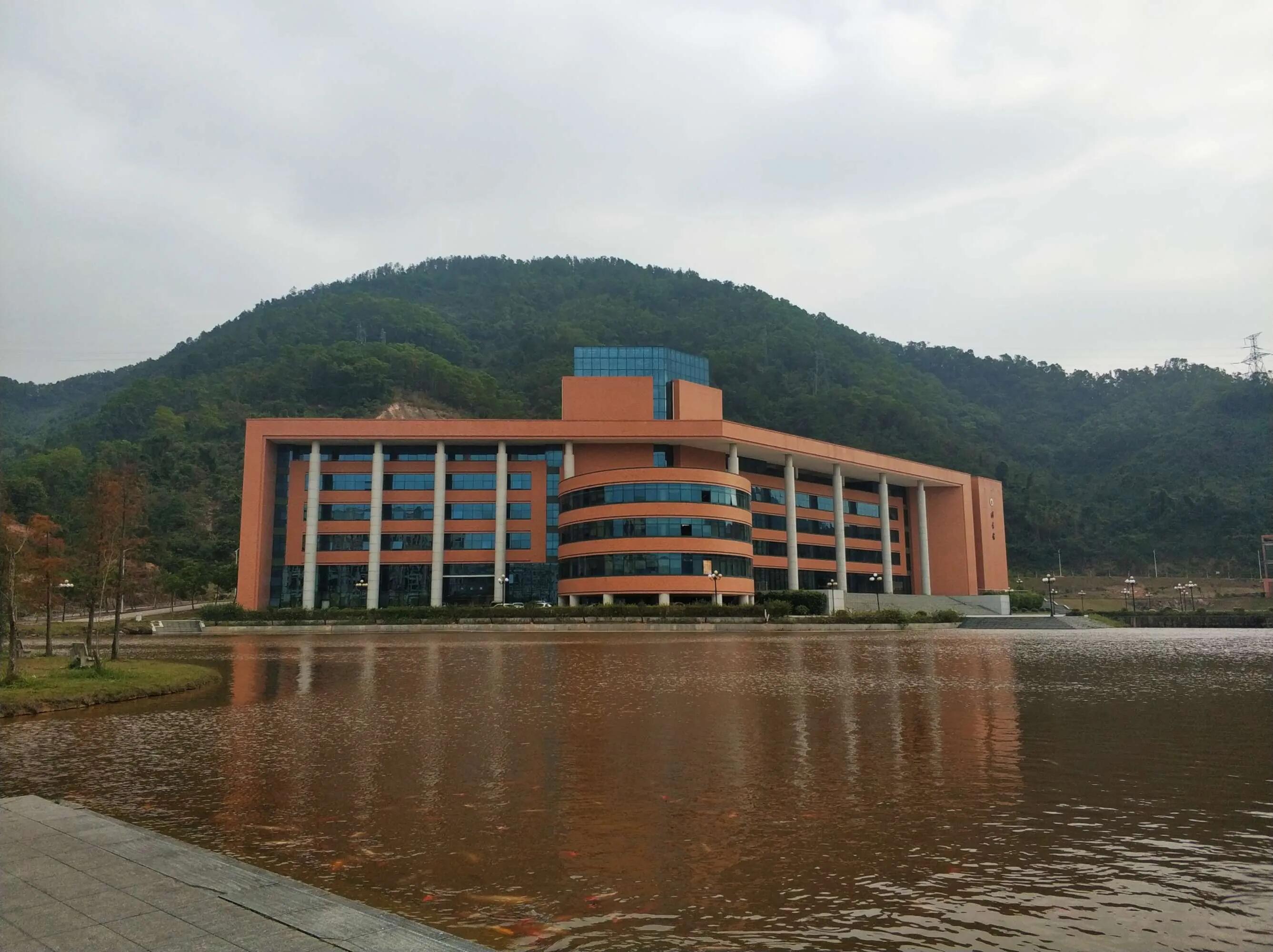 广东药科大学中山校区新生答疑时间到啦!