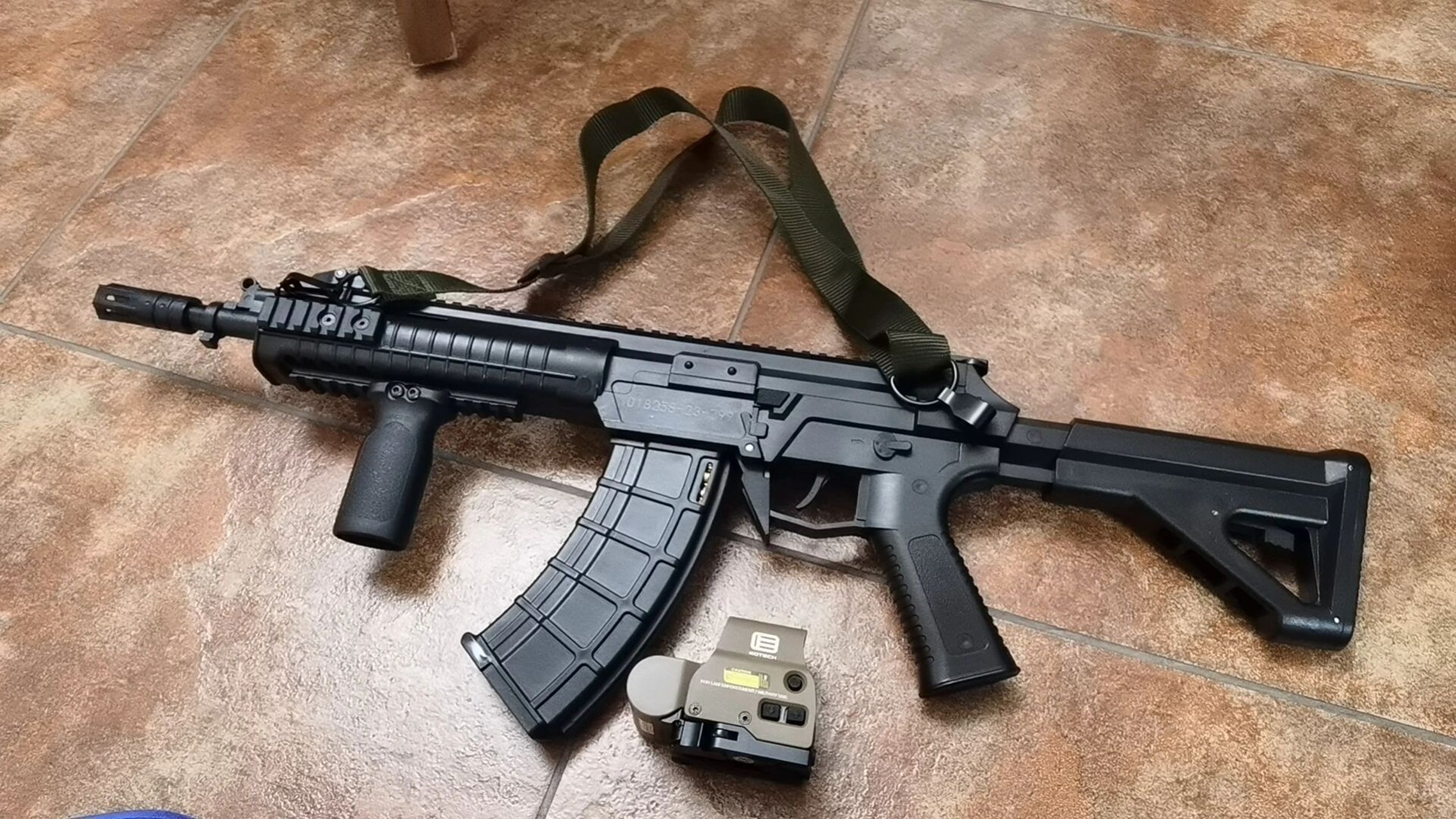 此为不可发射训练教具模型#国防训练教具# #qbz191