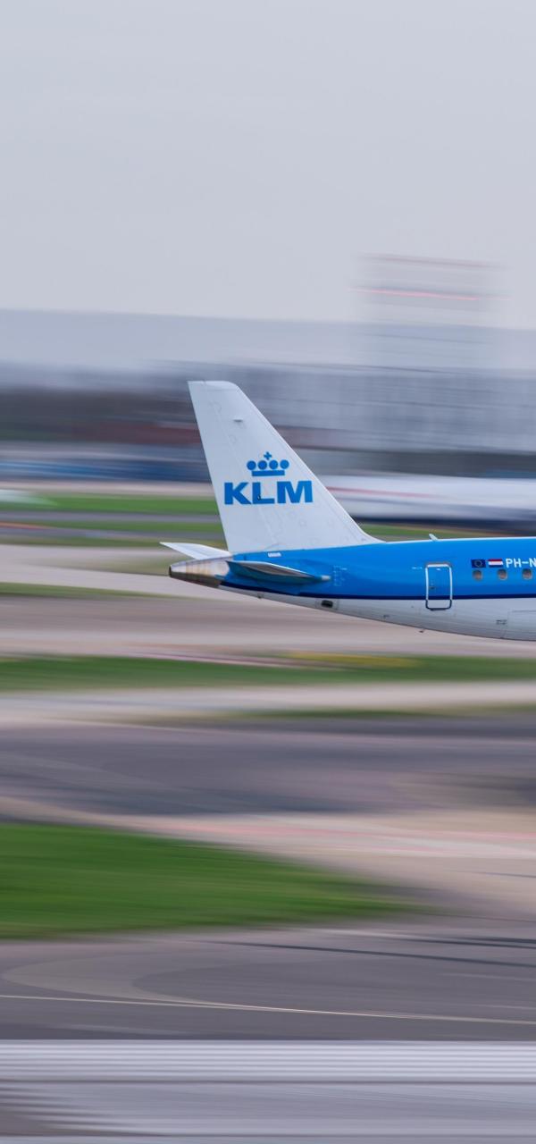 embraererj-195型飞机是巴西航空工业公司e-喷气飞机系列产品之一.