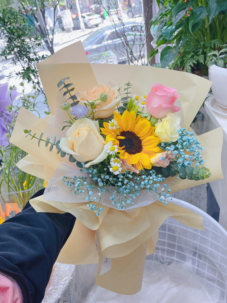 株洲花店|向日葵韩式小花束 一位妈妈送个宝贝女儿的成人礼花束 寓意"