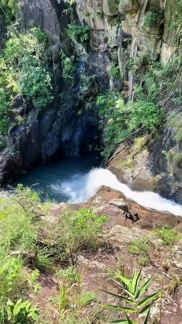 东莞银瓶山天池图片