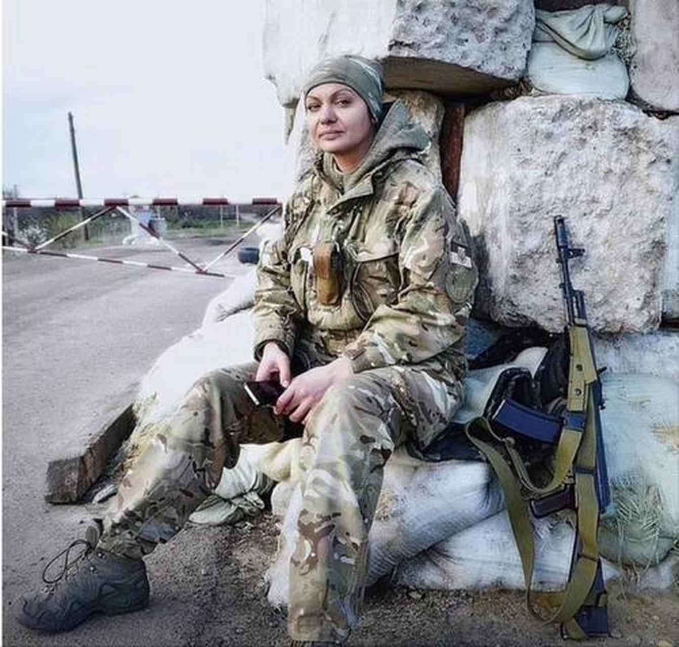 乌克兰女兵,  第一位谣传"乌克兰总统泽伦斯基的夫人欧莲娜,戎装上阵