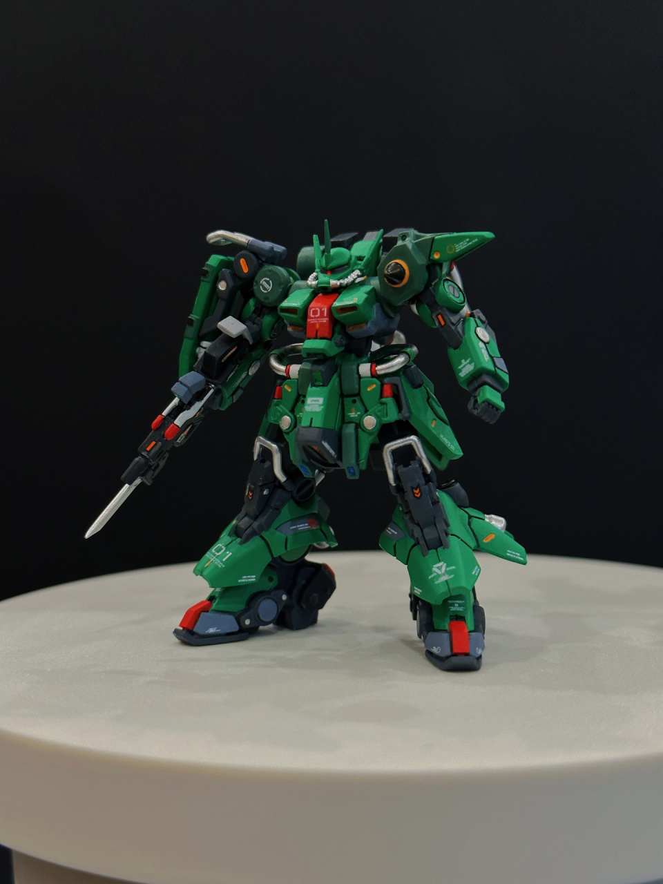 万代食玩artifact第二弹扎古经典配色  因为是客订,所以做得比较随意