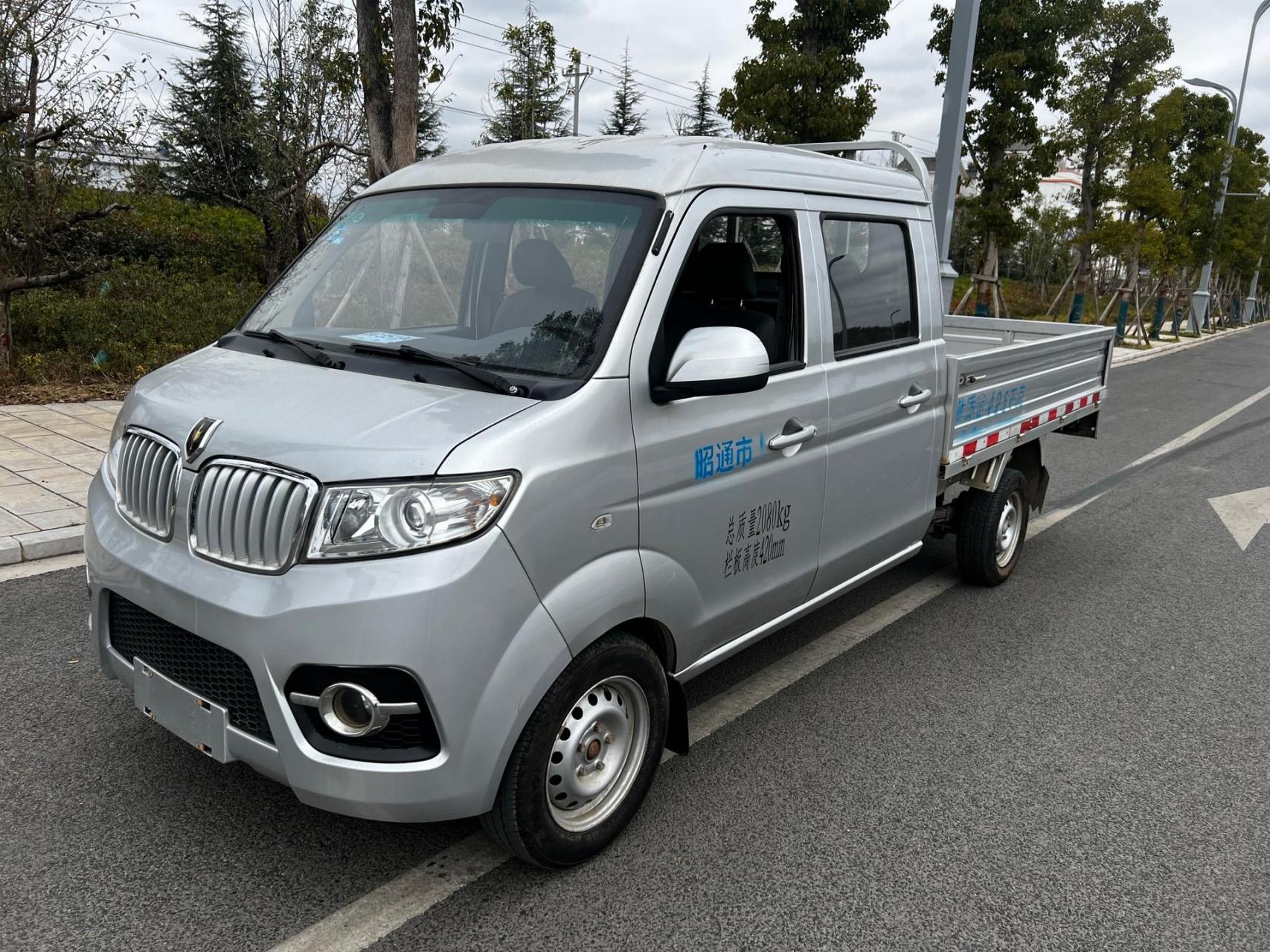 昭通小货车 金杯t32.一手到店20年3月金杯t32 安全行驶三万多公里 2.