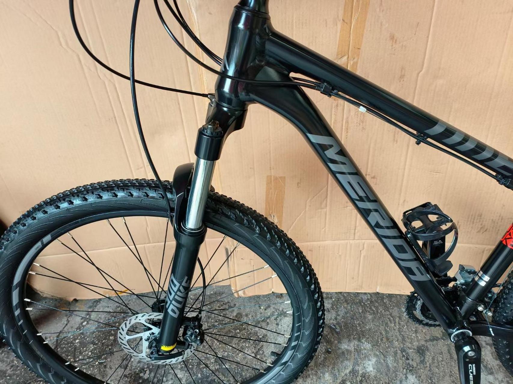 24款美利达公爵300,双油碟18速,前叉带线空锁死,车架15寸,成色几乎