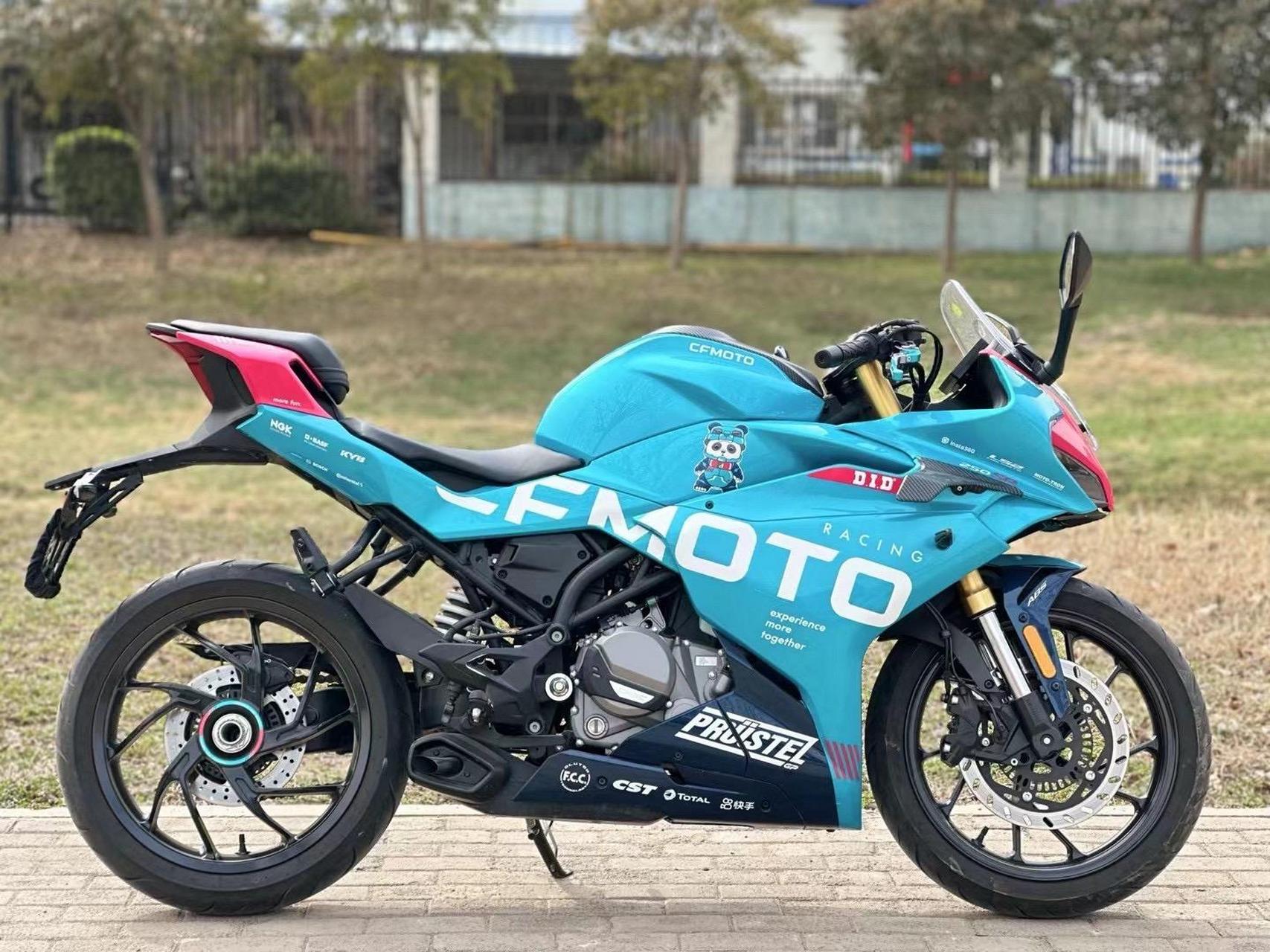 春风sr单摇臂厂队限量版 实表2900公里,个人一手 车况完美无瑕