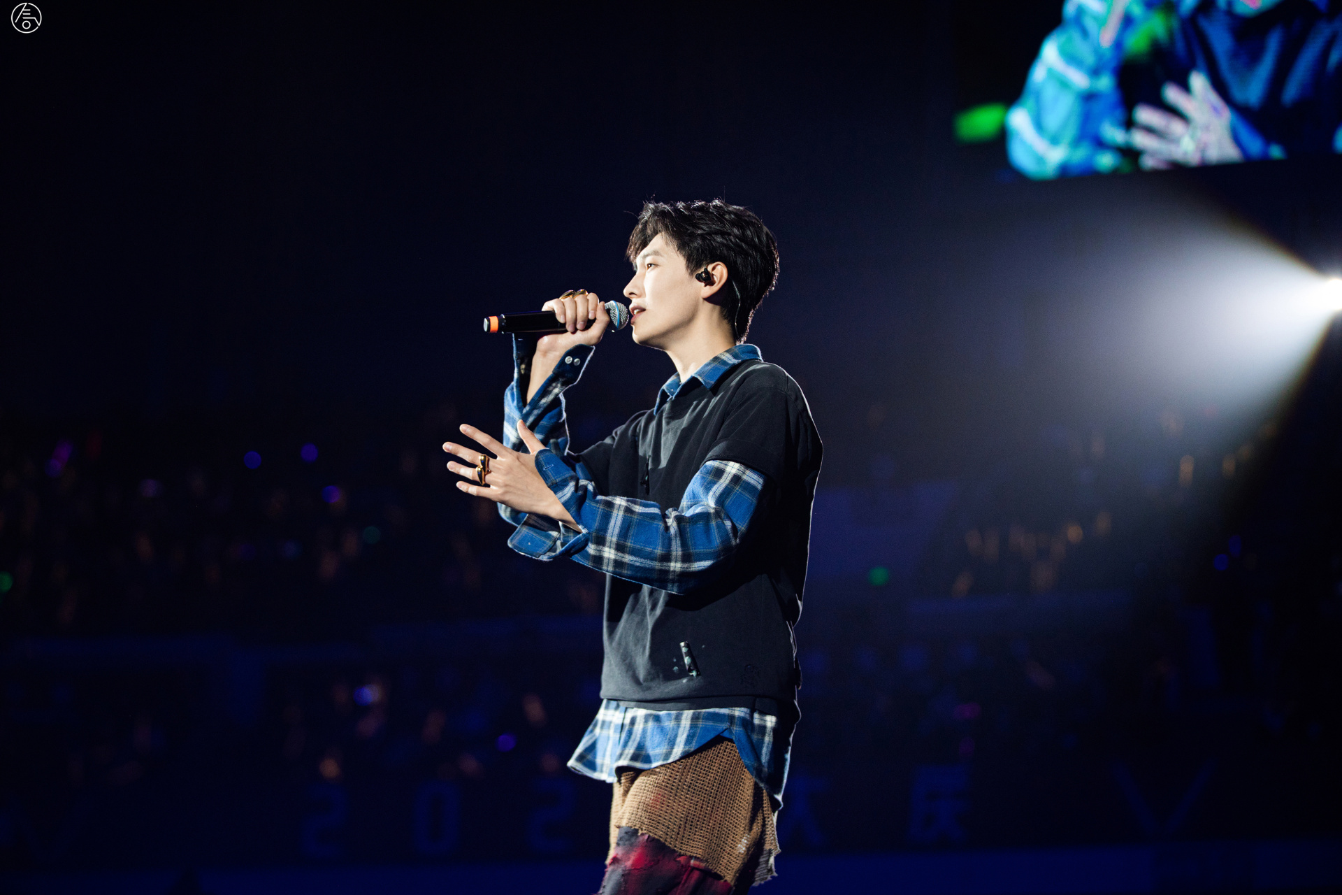 请查收马哲_maxzhe 「2024大庆新年演唱」开年首唱舞台图