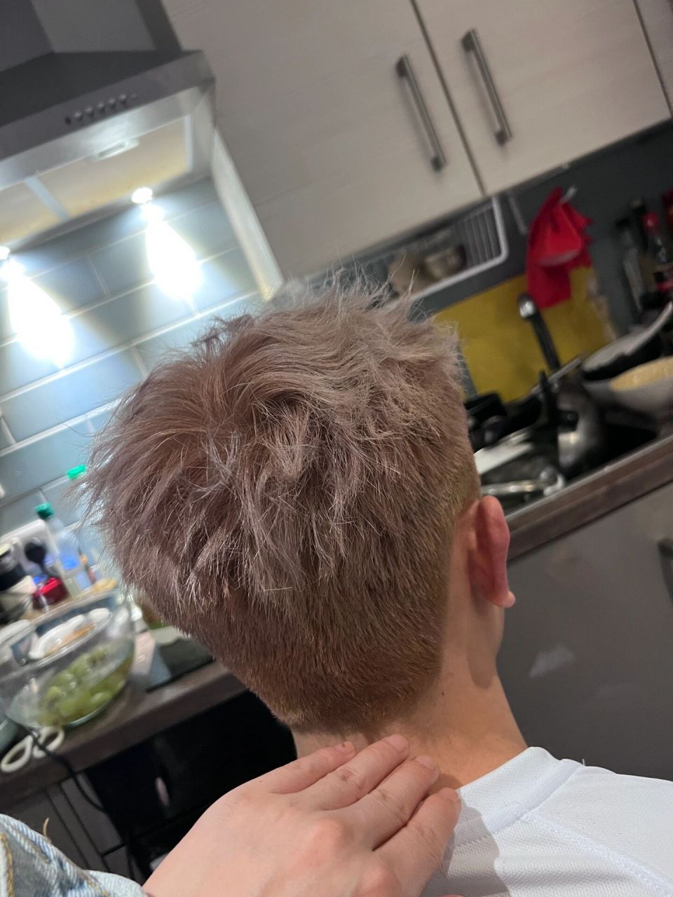 华人理发师tony           帅不帅不重要,发型一定要到位