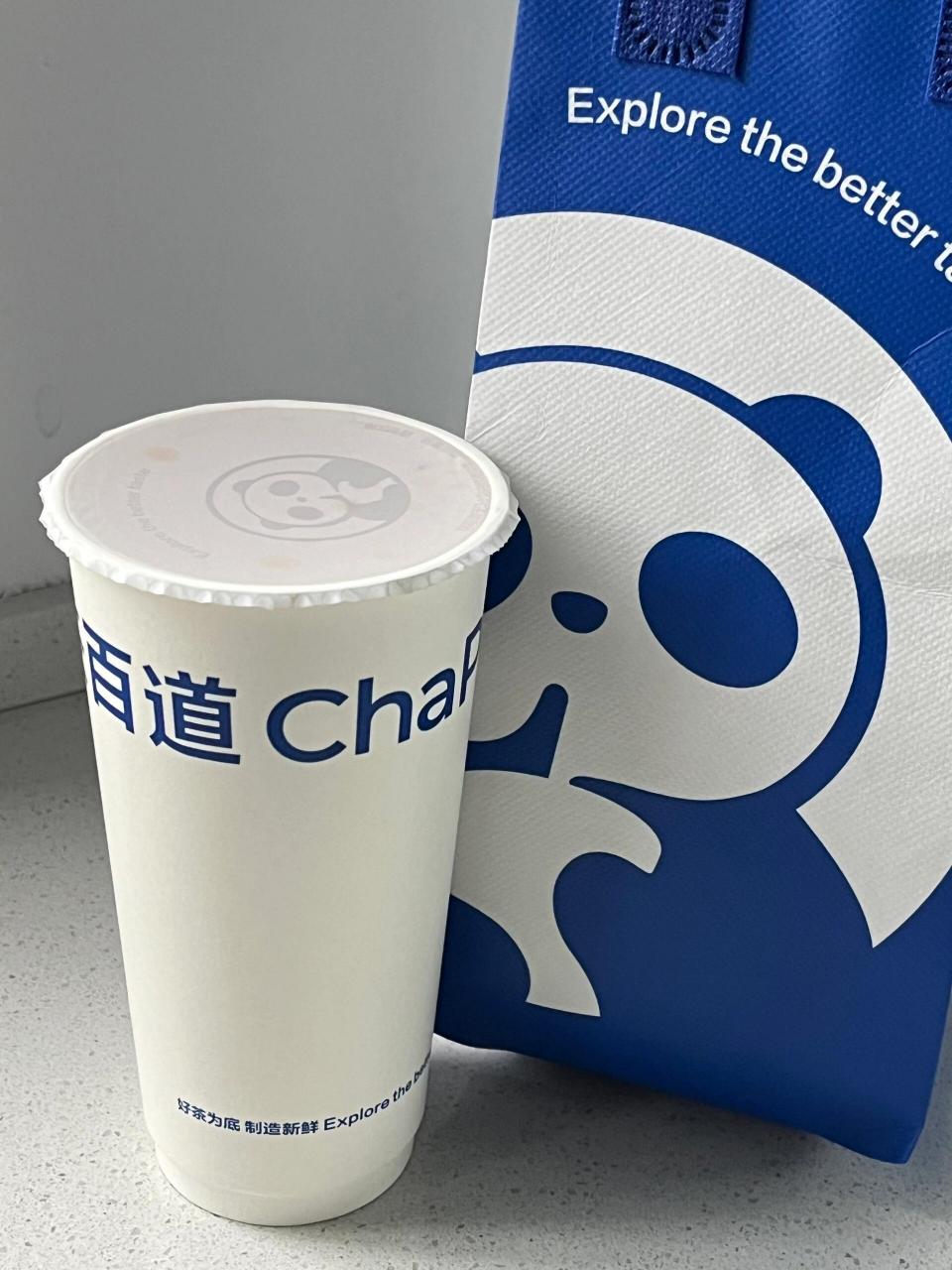 居然见到茶百道的保温袋了 震惊. 顺便说一句 冬季真的太适合喝热的