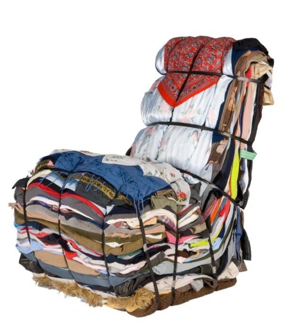 将旧衣服变成你的新沙发|循环再利用  旧衣服捆绑椅,来自droog design