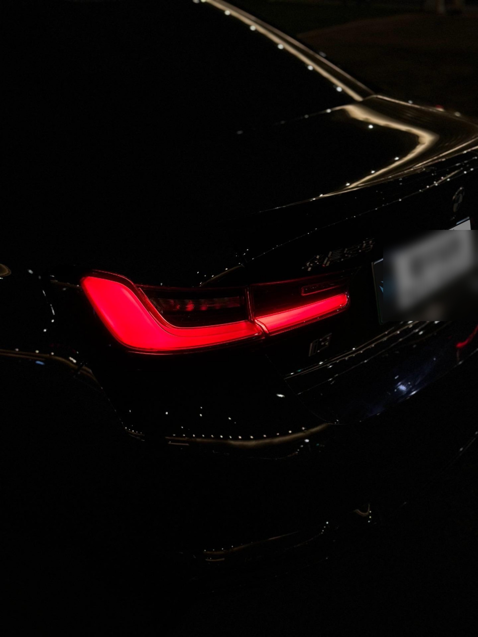 改装清单:耀夜竖条中网,m4刀锋尾翼,轮毂黑化,后扰流三件套,运动前唇