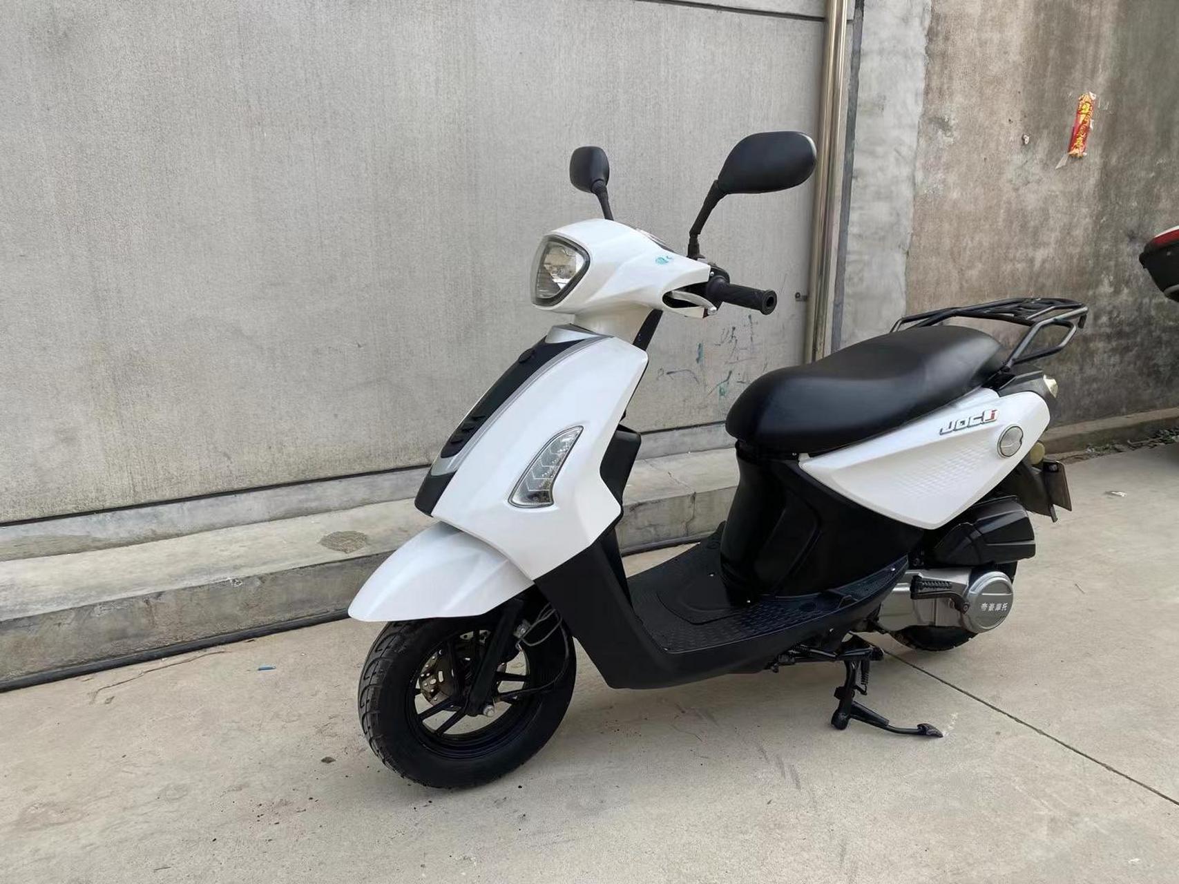 18-11帝豪机车巧格i-125plus7215手续齐全!仿造雅马哈的外观!