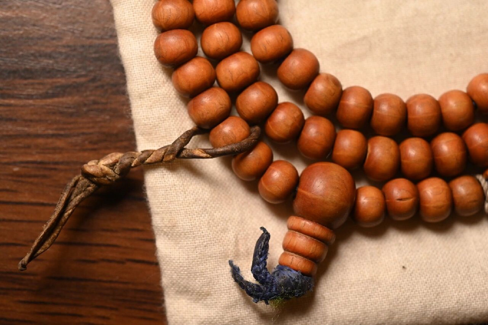 老六道木佛珠/念珠 尺寸:0.7cm 六道木,又叫降龙木.