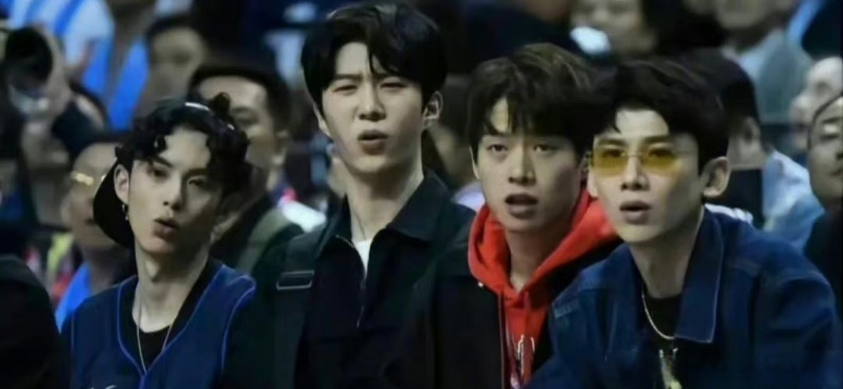 中年显眼包vs青年显眼包# 四大显肉花:赵露思,虞书欣,李兰迪, 沈月