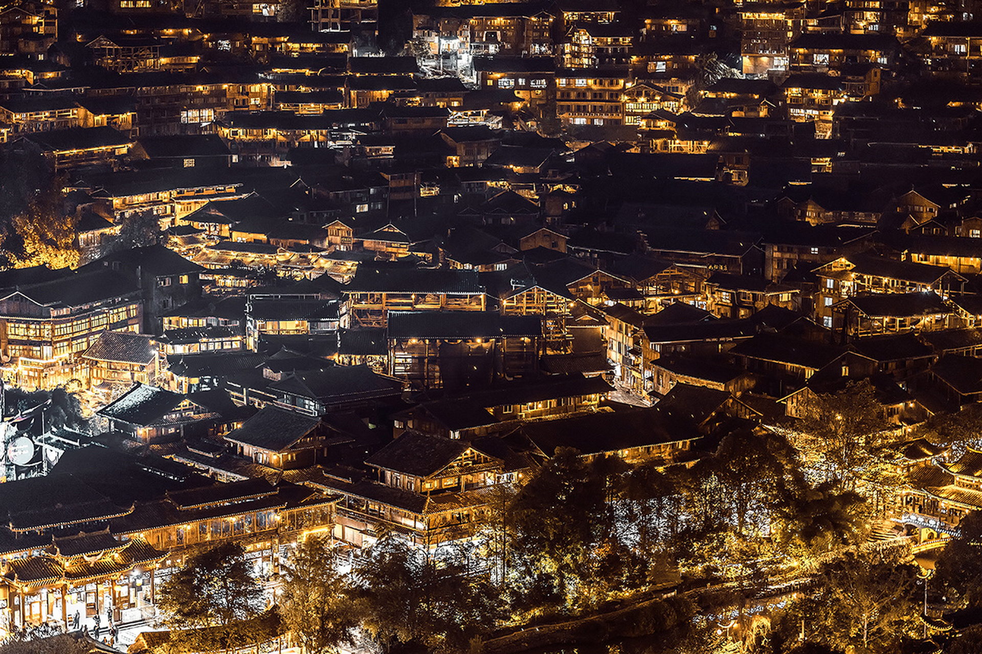 西江千户苗寨|我眼中的千灯城的夜景 我又来西江千户苗寨啦～这次来的