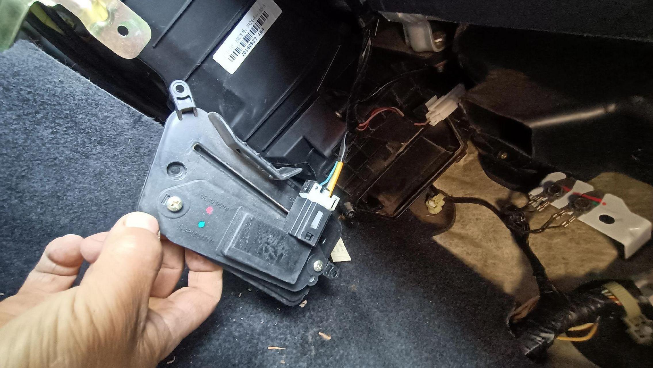 海马空调滤芯更换