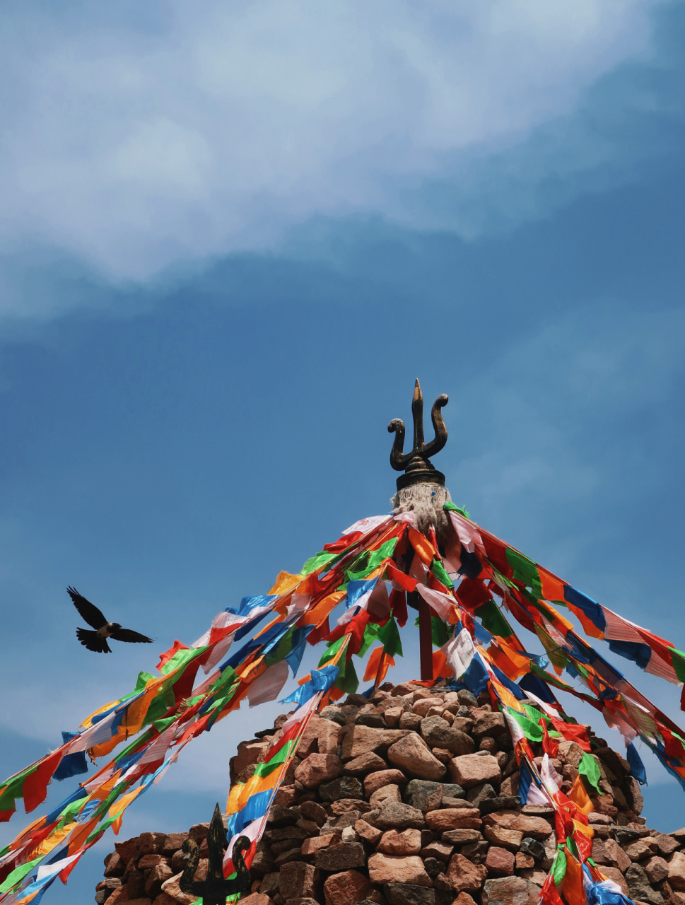 内蒙古旅游  五当召内蒙"小拉萨" 五当召是藏传佛教四大名寺之一 和