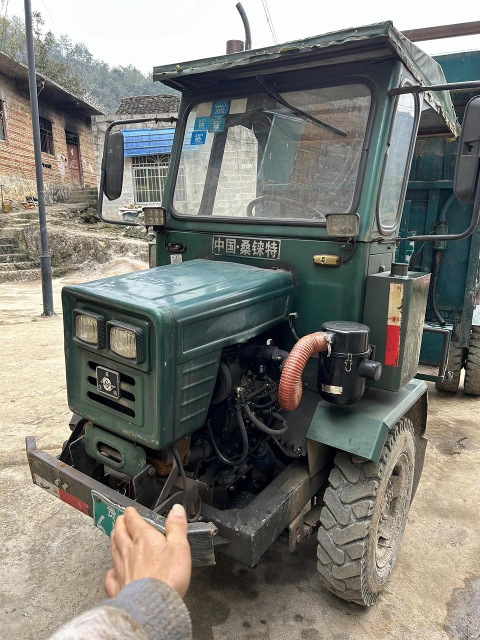 30马力桑莱特拖拉机来了,仅需两个,用得着的老板看过来,车况好