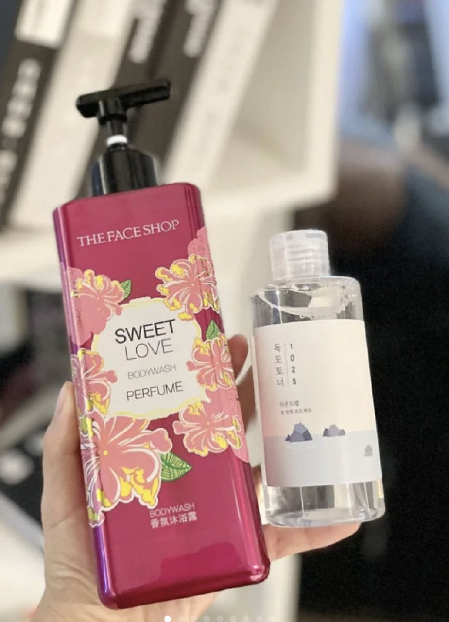 【25 】菲诗小铺 香氛沐浴露500ml  真就是留的汗都是香的!
