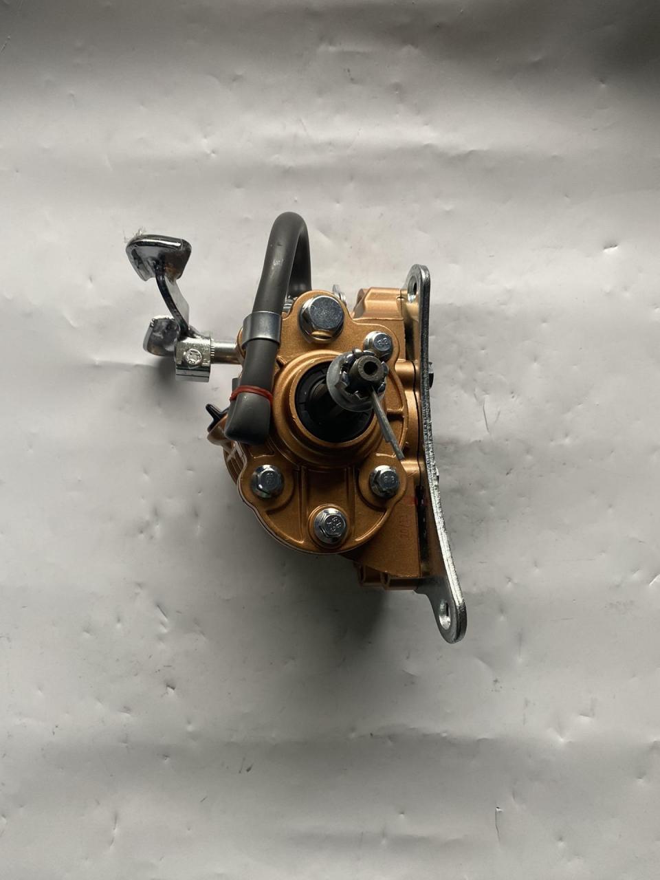 三轮摩托车倒档器