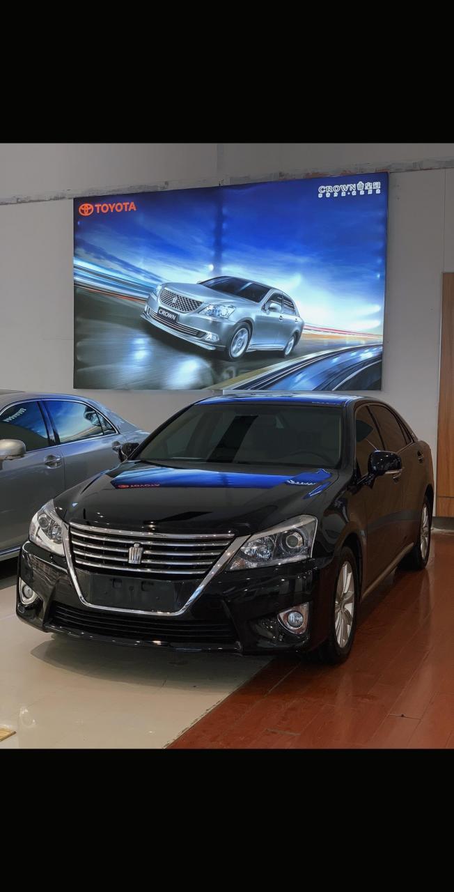 丰田 皇冠 13代半.集齐了原厂配色13代半皇冠