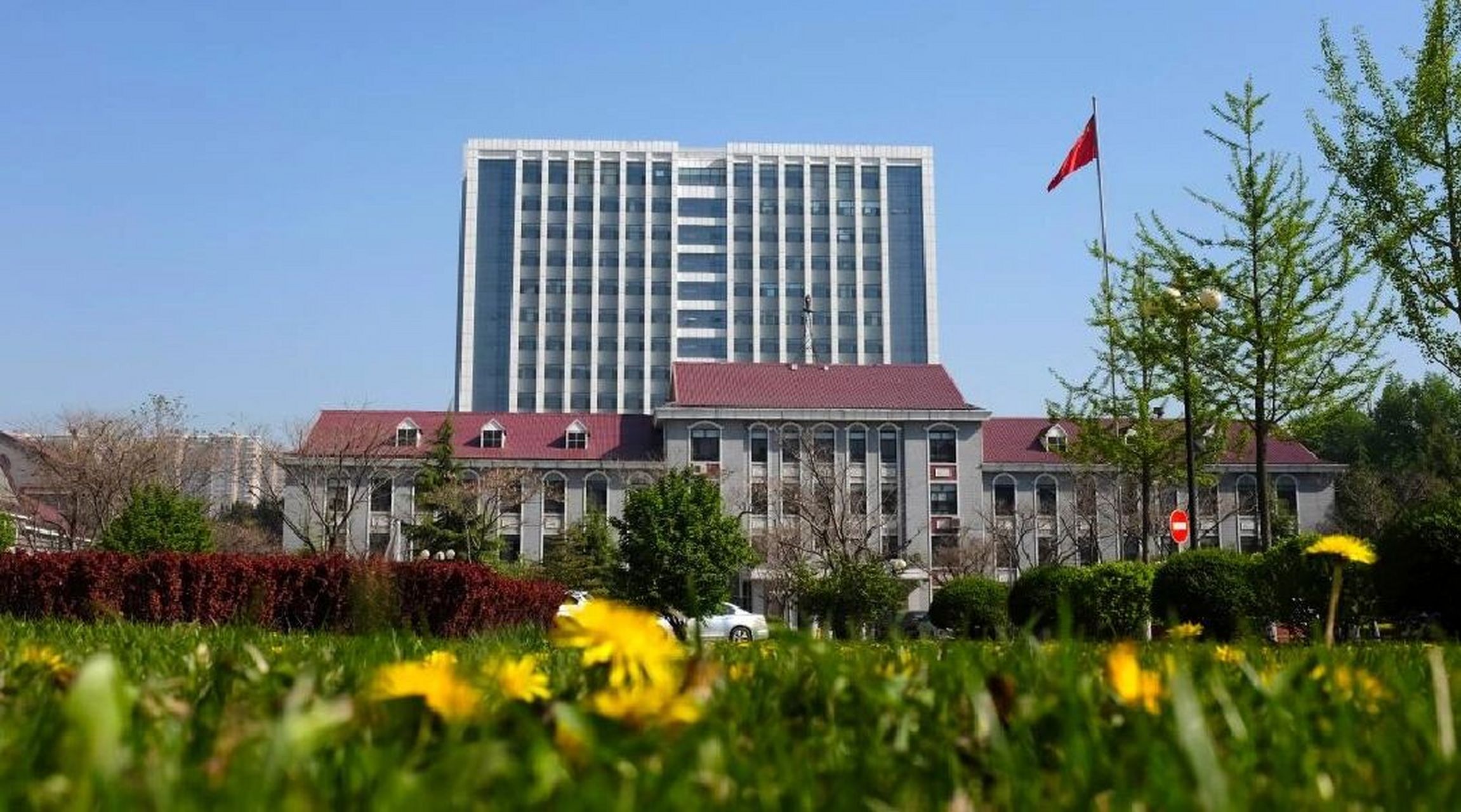 山西高校|太原科技大学简介 太原科技大学是新中国第一所重型机械本科