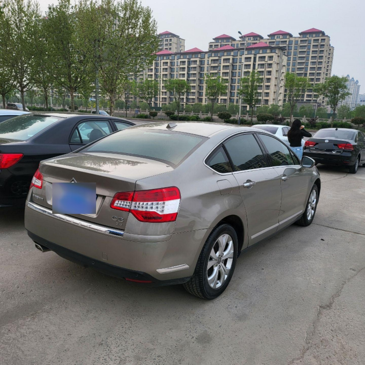 13年雪铁龙c5        2.3尊贵版   ,实表6.