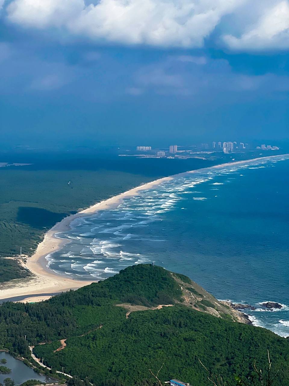 海南文昌·铜鼓岭 文昌为数不多需要花钱的景点,铜鼓岭被称为琼东第一