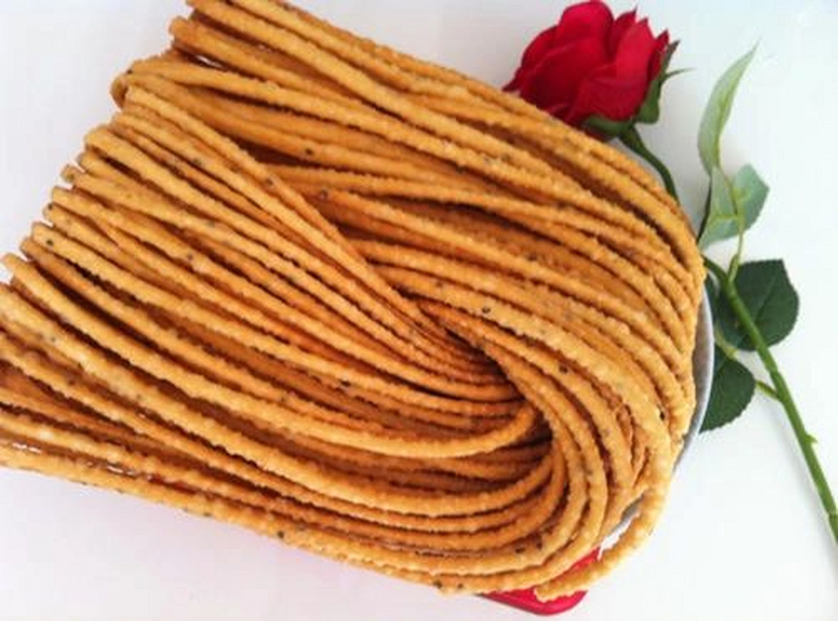 炸馓子很好吃 作为一个地地道道的宁夏回族,我想说,回民炸的馓子,不只