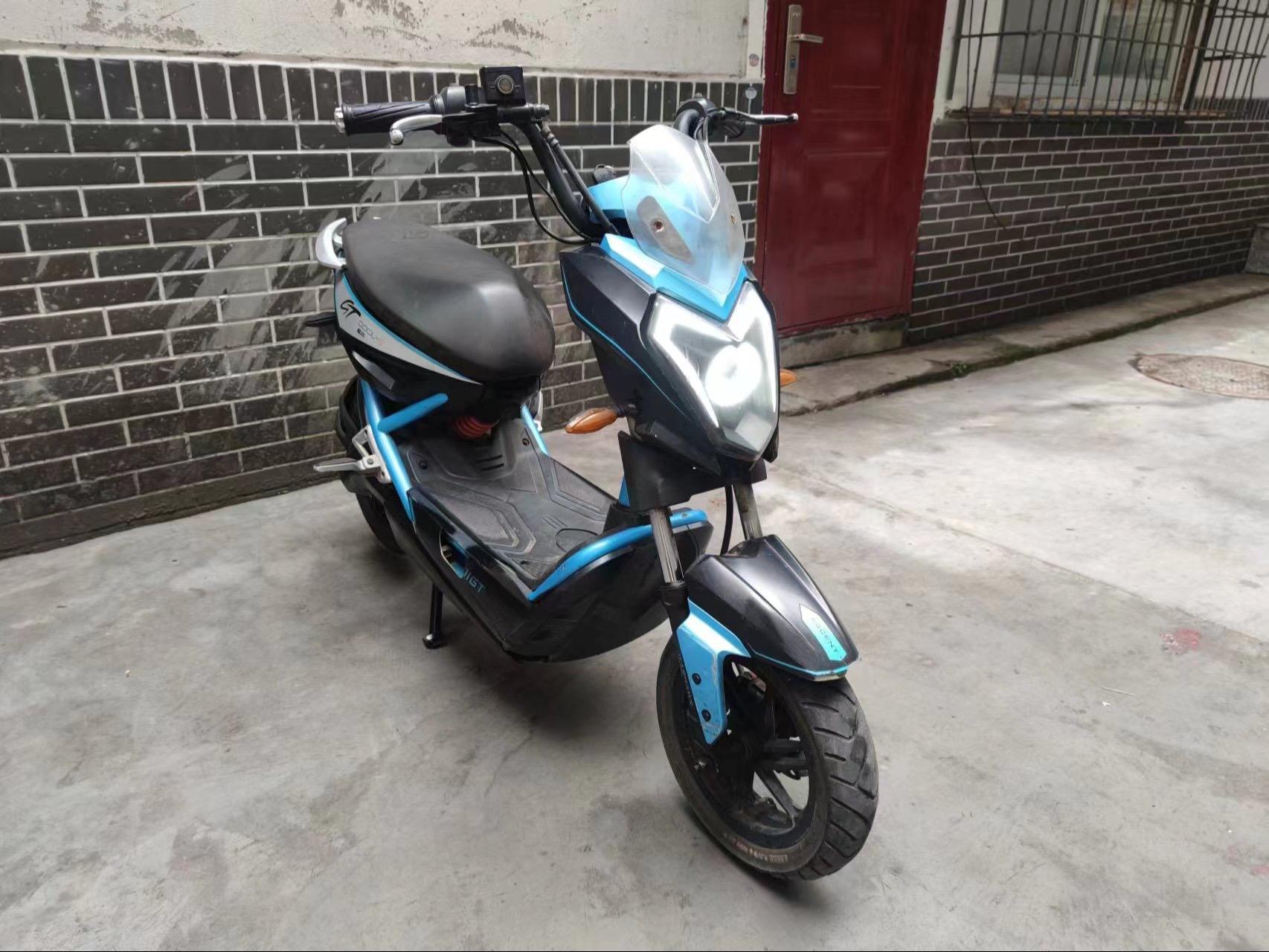 这个爱玛的战鹰48v21安大电池.