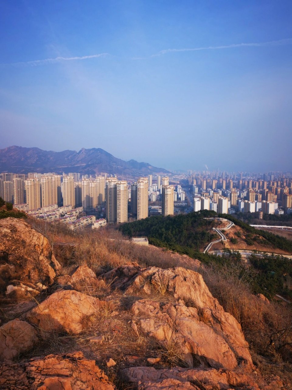 城市轻徒步 | 青岛61老虎山公园 99李沧区文圣路与秀峰路路口