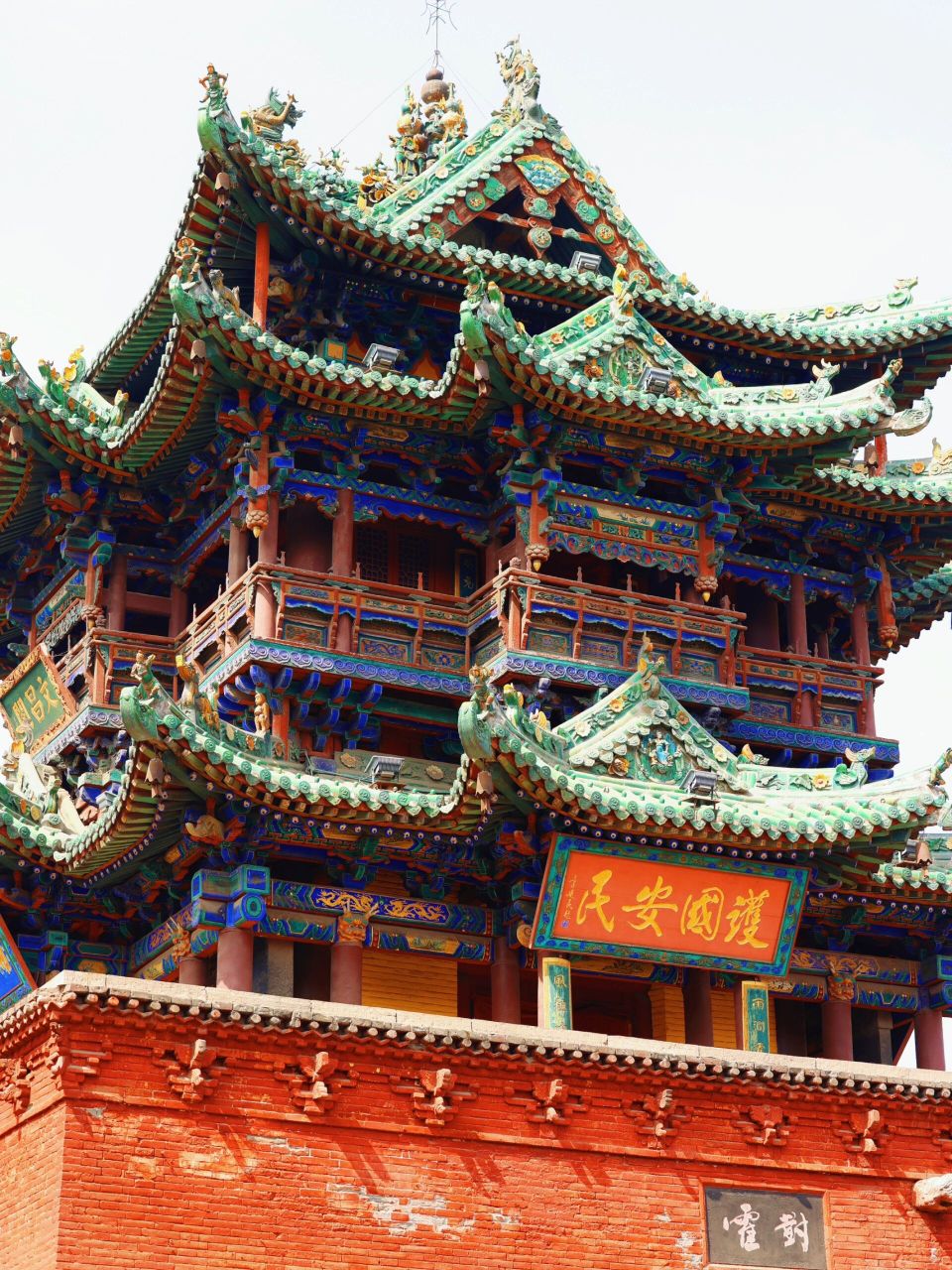 霍州鼓楼又称文昌阁,位于霍州城内主干道十字街中央,建于明清重修.