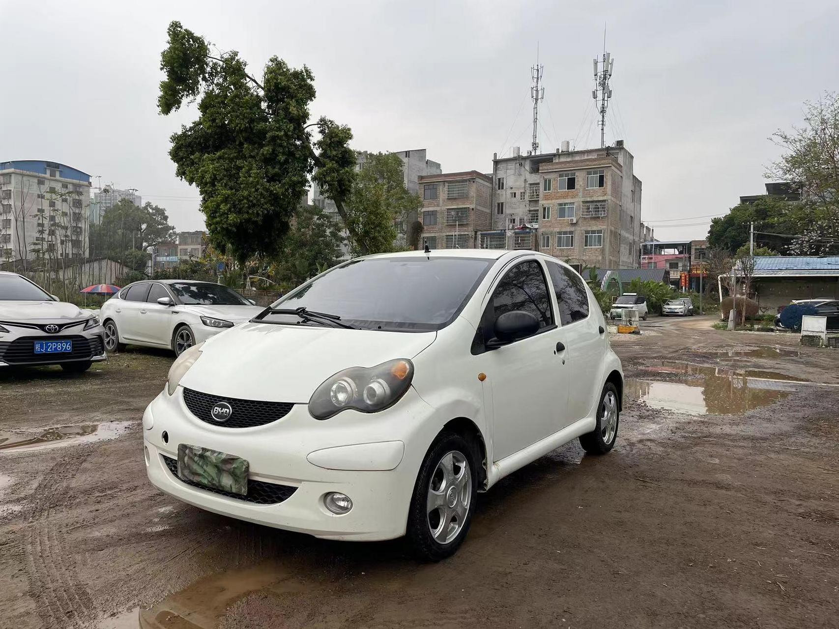 最美白色比亚迪f0小蛋蛋 手动挡的乐趣