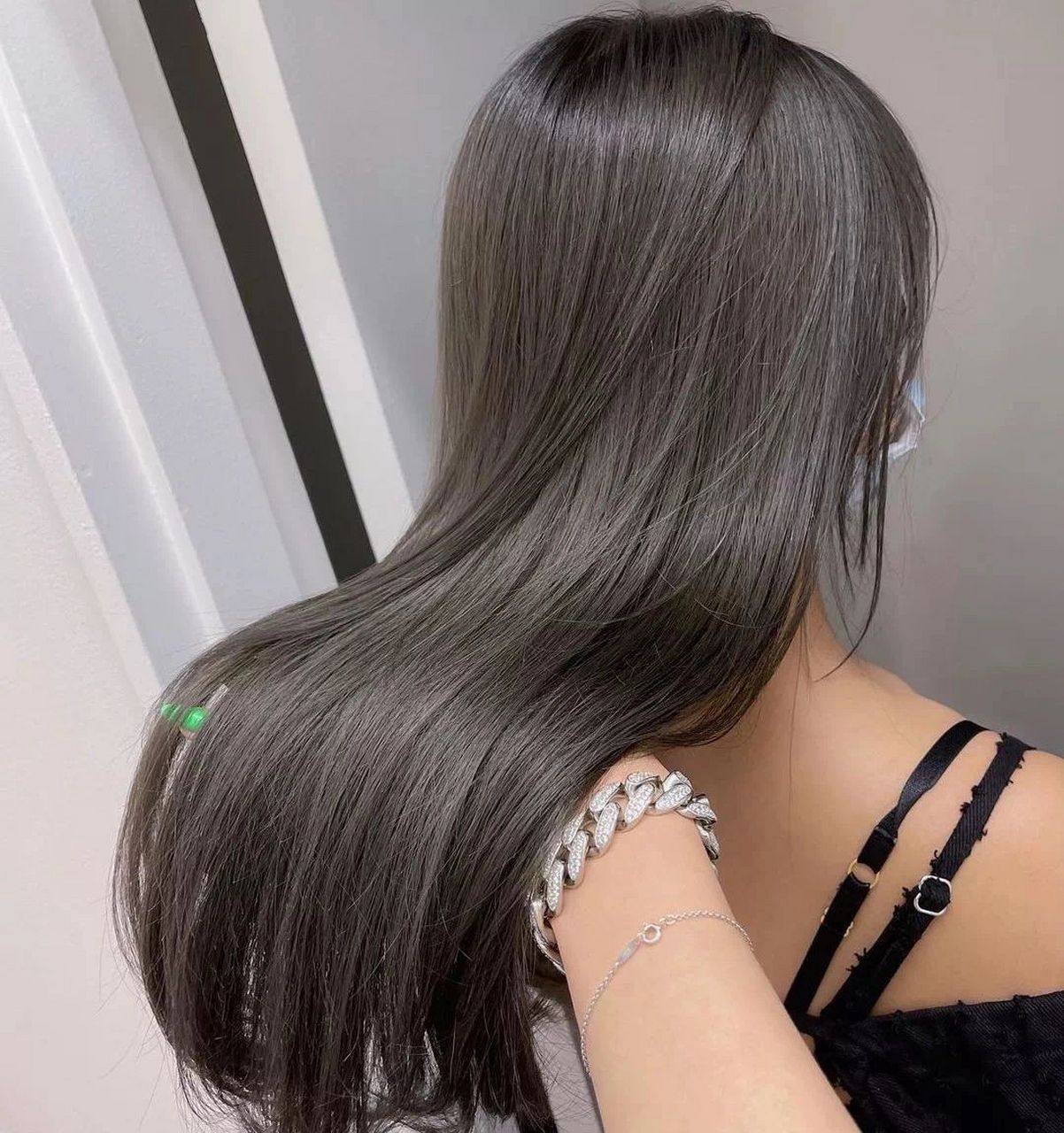 夏天头发染什么颜色,染这些颜色显白 推荐今年秋冬发色 不要再染大街