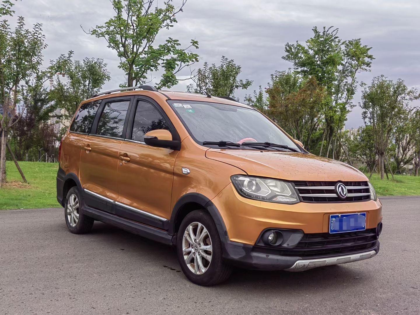 东风风光360,车况原版,高配,带中央空调