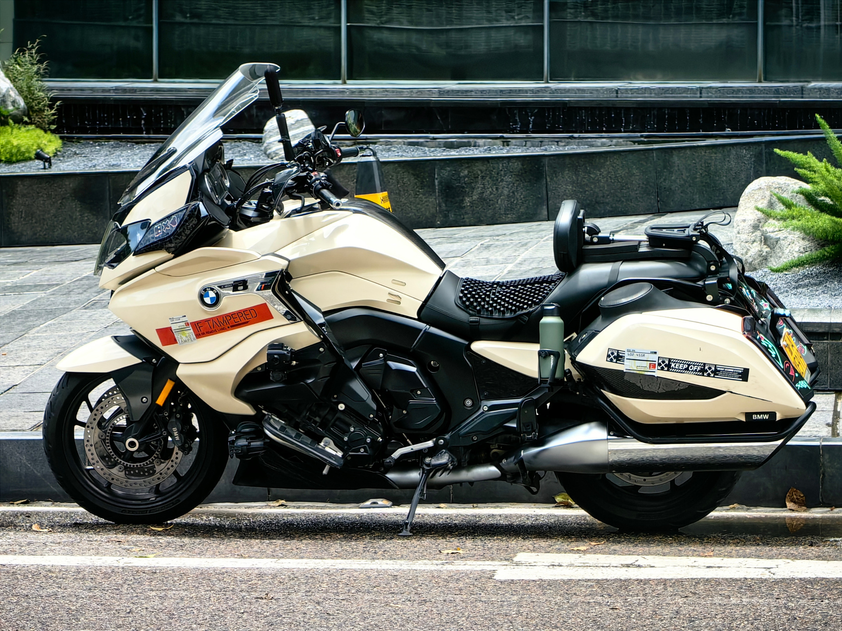 宝马大巡航太tm帅了,k1600,比我的车还贵不少(我指的是原价,不是现在