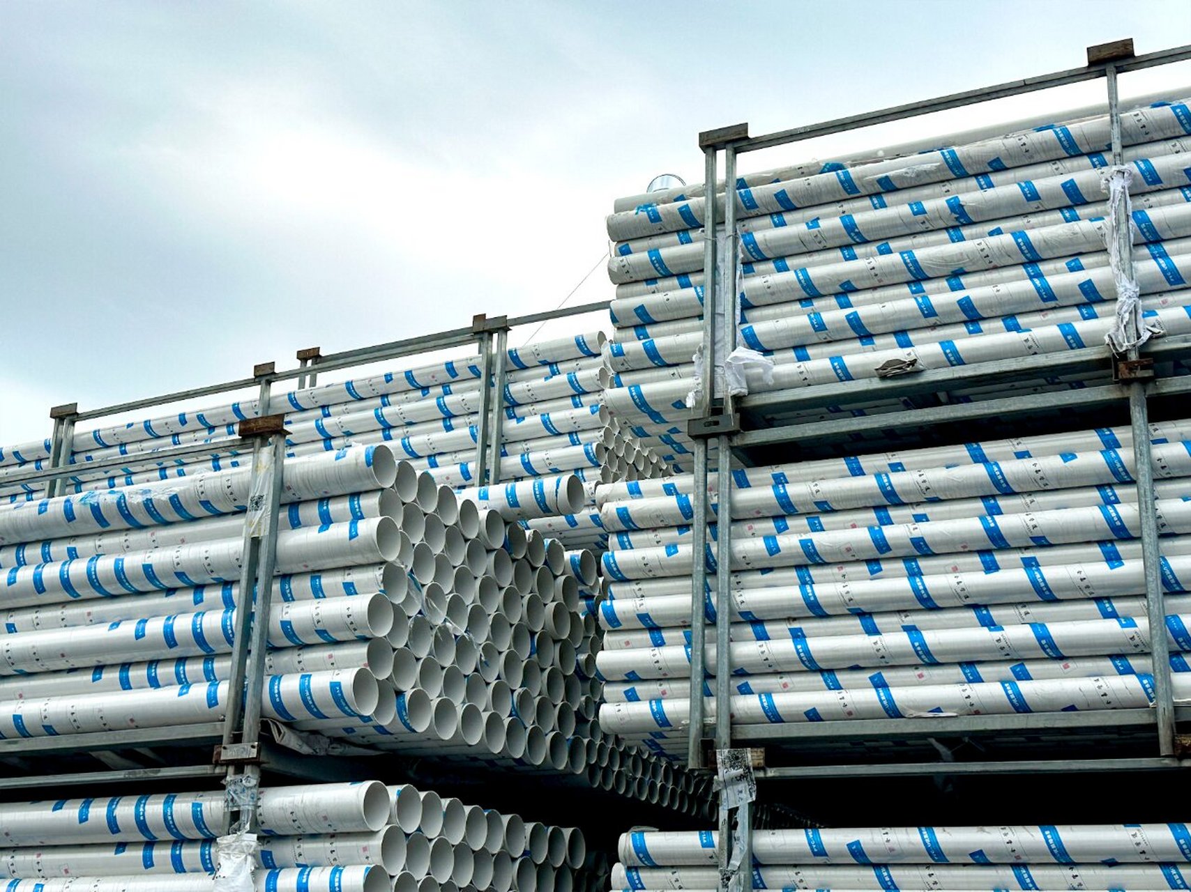 认识pvc排水管管件 全员塑胶,一家专业生产塑胶管道的源头厂家,管材