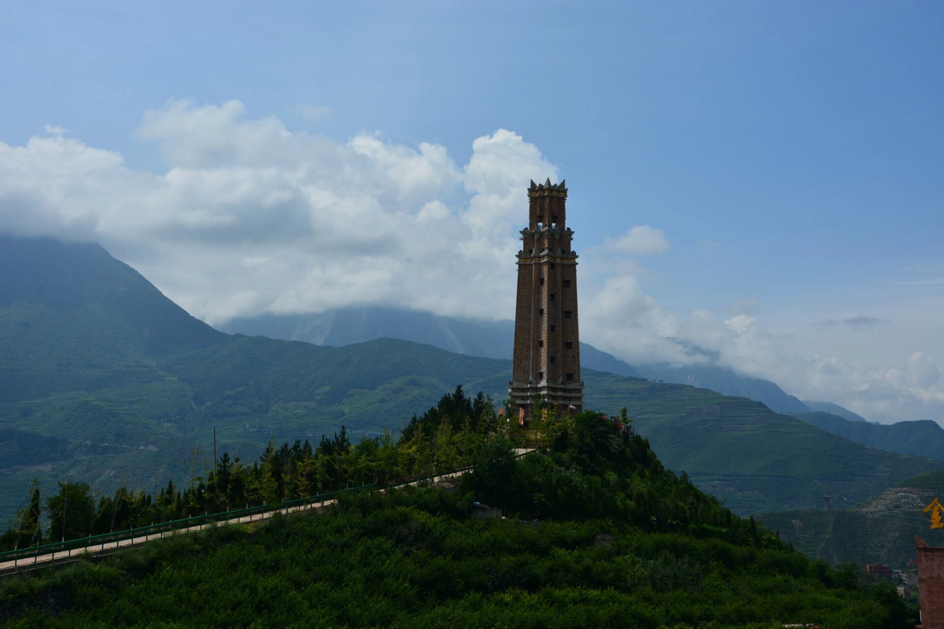 茂县坪头羌寨门票图片