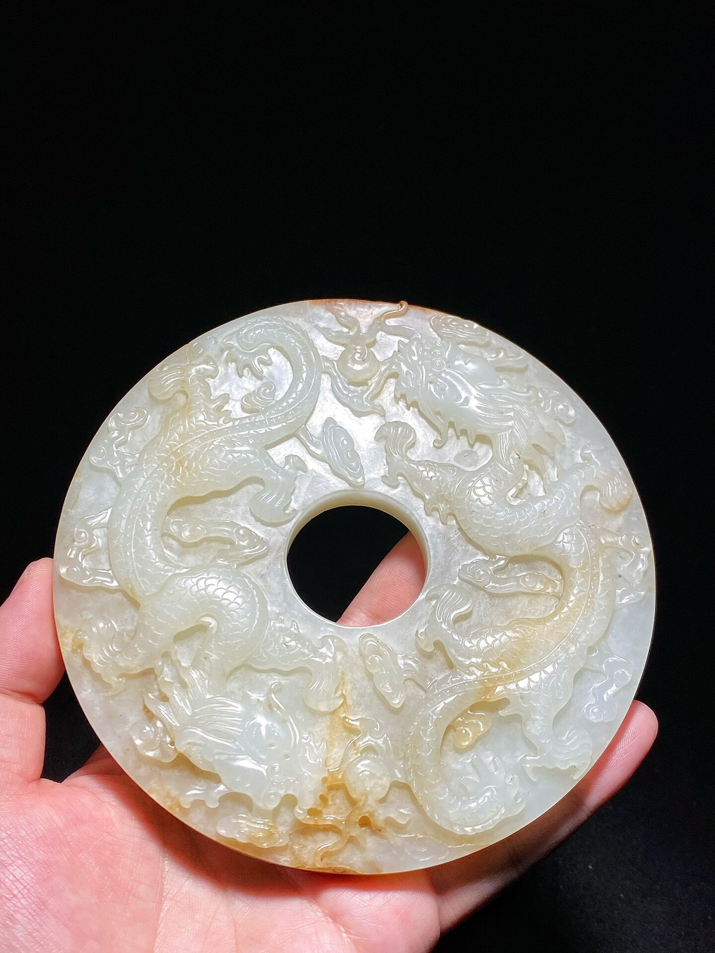 清乾隆 和田玉籽料 白玉 双龙戏珠纹 玉璧